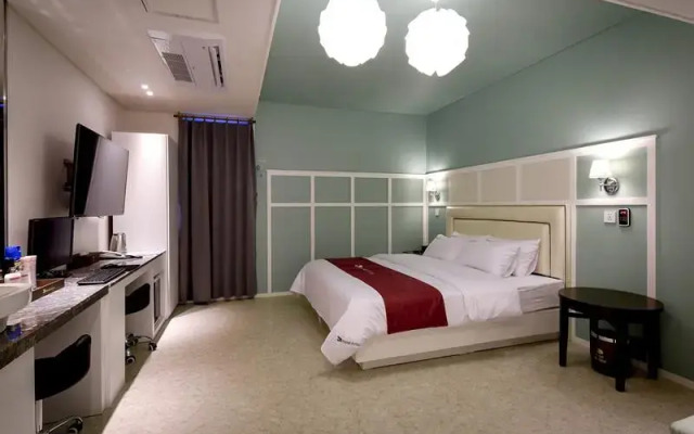 Gimpo Arisu Hotel