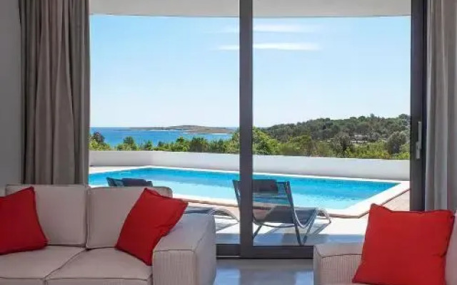 Villa Sunrise Premantura Sea View
