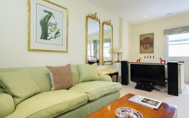 Veeve  Charming 1 Bed In Codrington Mews Notting Hill
