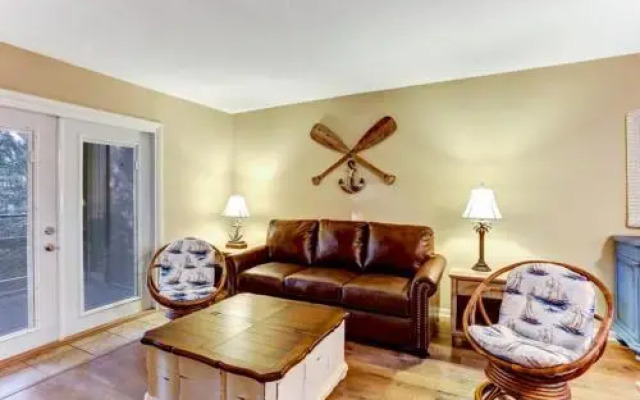 Amelia Landings Condo, Easy Access to the Pool and Short Walk to the Beach by RedAwning