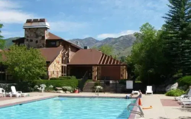 Wolf Lodge Condo #1408 at Wolf Creek Resort Near Powder Mountain, Snowbasin, Nordic Valley And Pineview in Eden Utah
