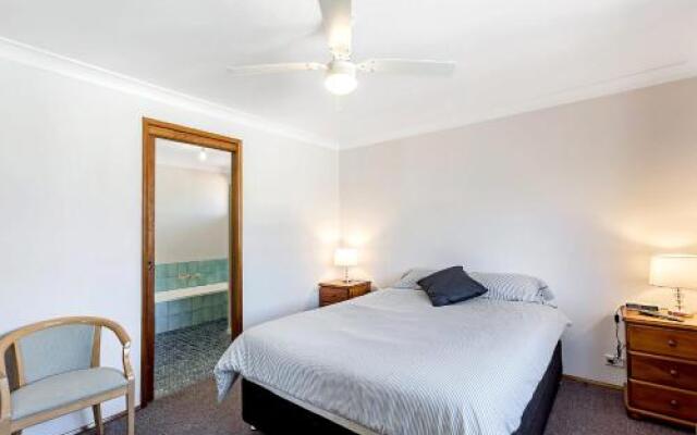 Gretel Close 1/6 - Nelson Bay