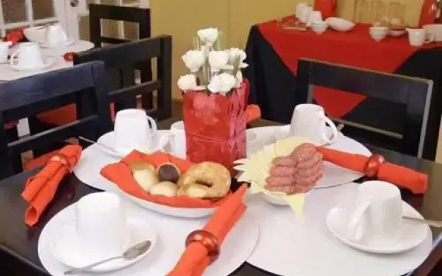 Hostal Almenas
