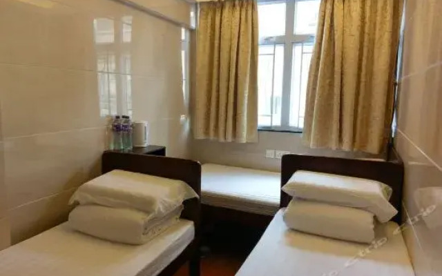 Wang Kei Hotel（Mong Kok MTR Exit D2）