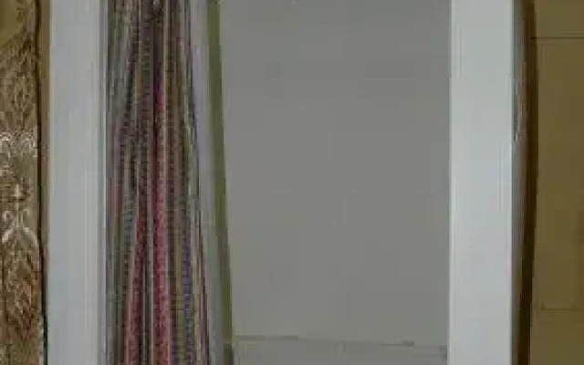 Flomon's Guest House