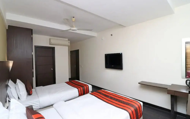 OYO Premium Ballygunge Lovelock Street