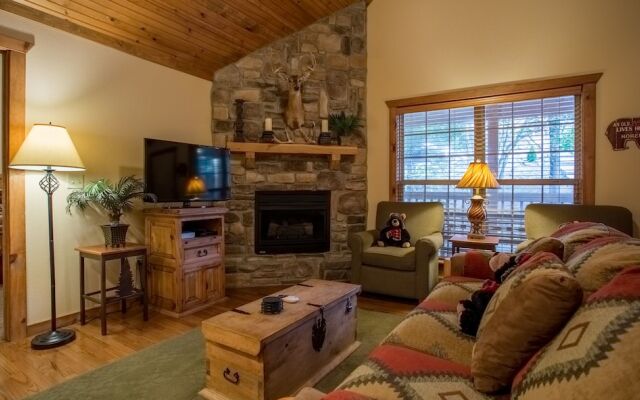 Lazy Pines Lodge by RedAwning