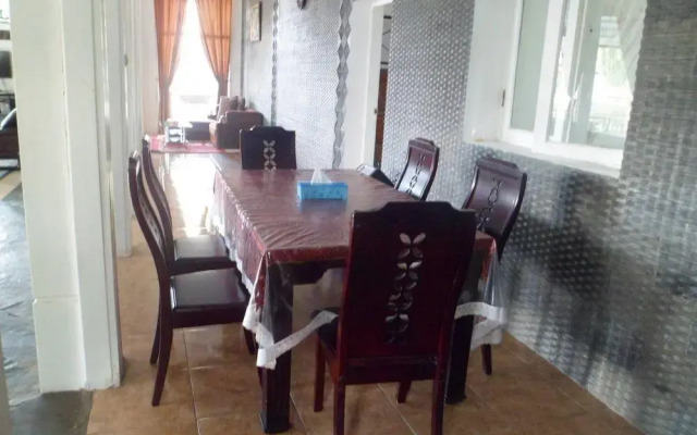 Villa Bukit Danau