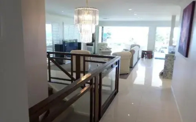 Nautilus Beachside Apartments