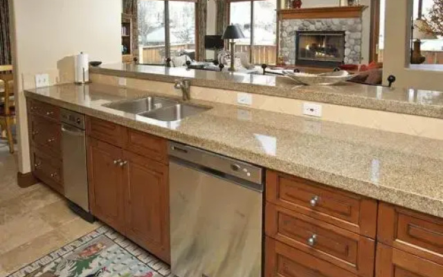 Lions Ridge Loop Home 1773