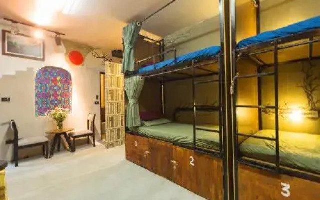 Le Gia Hostel