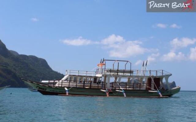 El Nido Party Boat Overnight Expeditions