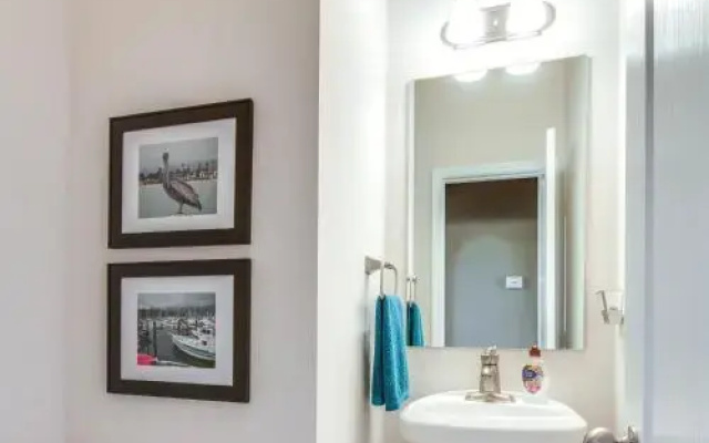 3BR Gated Nashville Townhouse by RedAwning