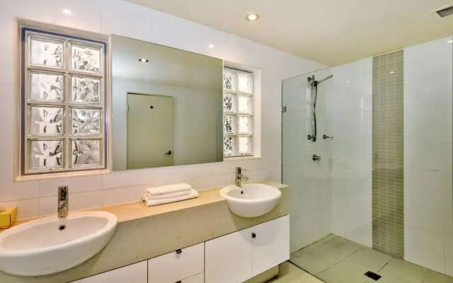 Coast Luxury Apartment 17