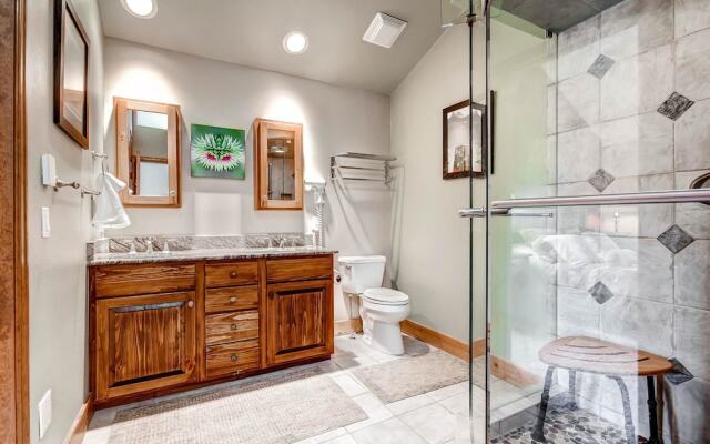 Jenna's Gem by RedAwning