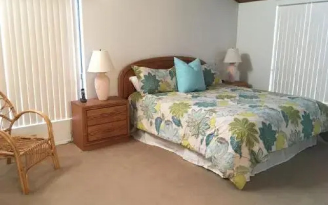 South Sierra - 2 Br Condo