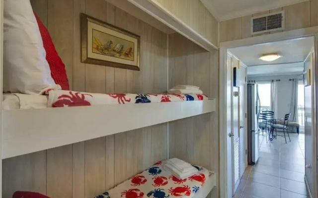 Sea Cabin 306 A by RedAwning
