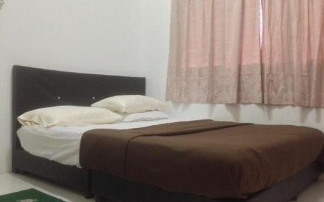 Homestay Husna Ipoh Station 18