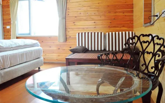 Julie's Garden - Skyhill Guesthouse
