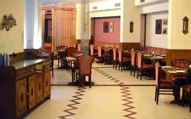 OYO Premium Vidya Nagar