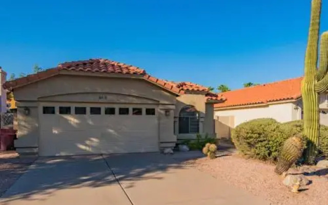3BR Home Great Backyard by WanderJaunt