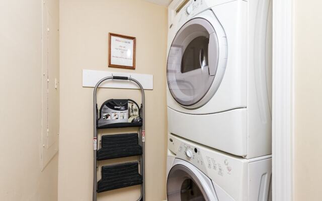 Pelican Isle 502 by RedAwning