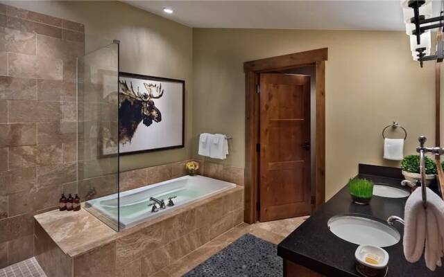 Summit Peak Penthouse 803