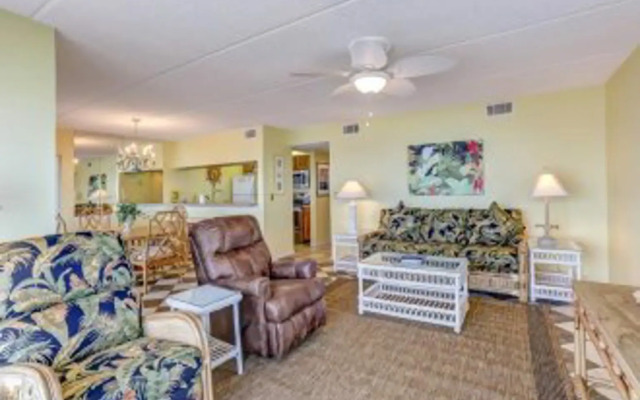 Affordable Condo with Amazing Ocean View by RedAwning