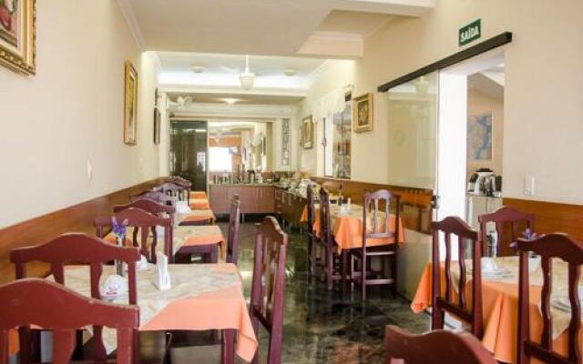 Lelis Hotel