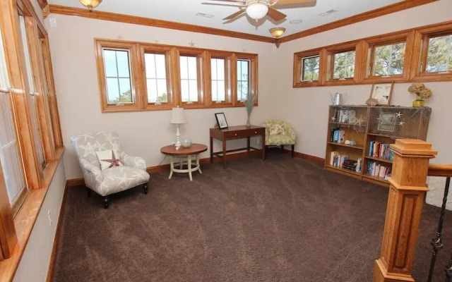 The Drake - 9 Br Home