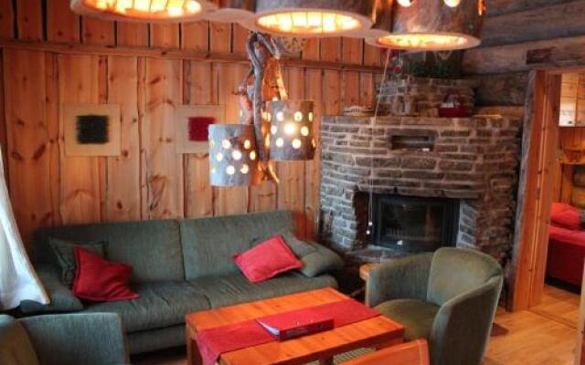 Rukanhelmi Jr. Cottage