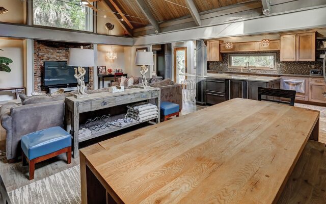 Pelican 7 by RedAwning