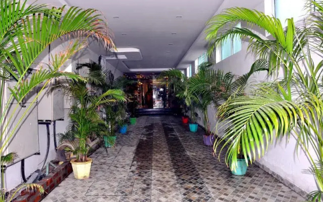 Hotel SDM Golden Tower