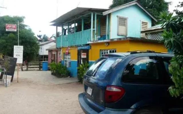 Flomon's Guest House