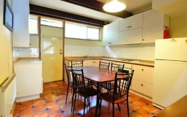 Warrina 12 Private Holiday Apartment