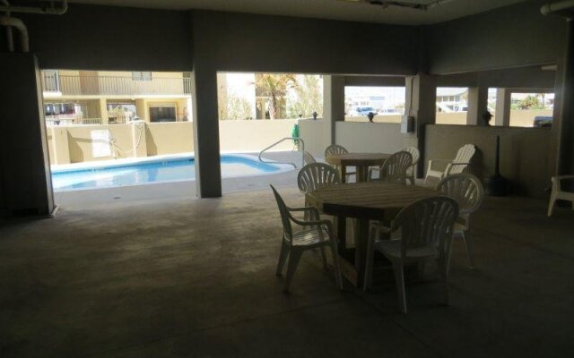 Gulf House 401 3 Bedroom Condo by RedAwning