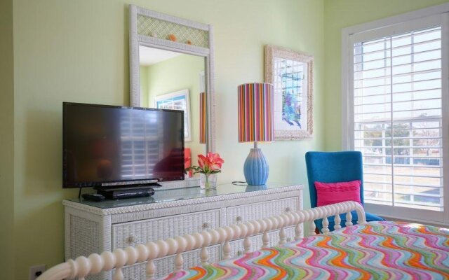 Sea Shanty 3 Bedroom Home by RedAwning