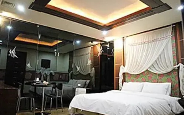 Bed Station Boutique Hotel