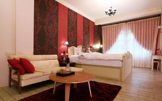 Avril Home