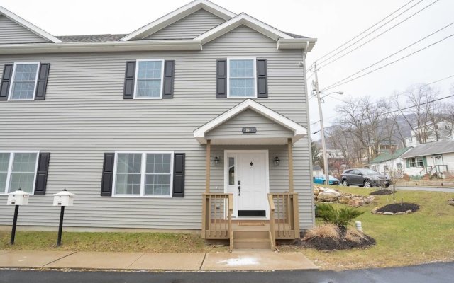 Beautiful Brand New 3 Bd Home Near West Point!