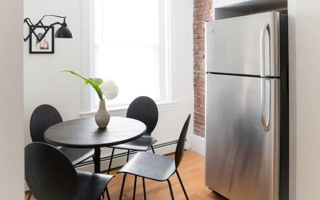 Contemporary South End Suites by Sonder