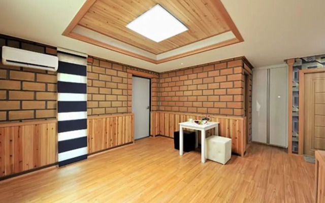 Gapyeong Hwangtoeun Pension and Glamping