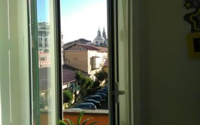 Sunny Flat in Elegant Building Close to Colosseum
