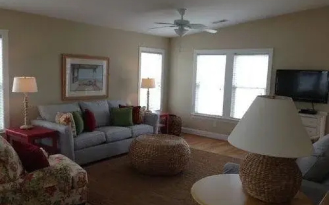 Fishers By the Sea - 4 Br Home