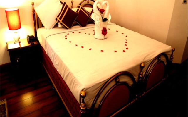 Aveda Hotel Kamal