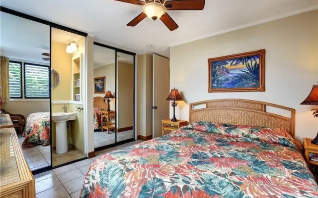 Pikake #a6 2 Bedroom Condo by RedAwning
