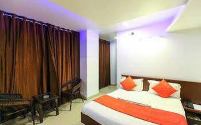 Zo Rooms Majestic Railway Station