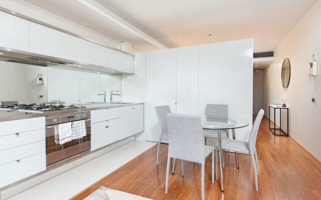 TT404 Spacious Studio Darlinghurst