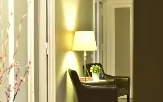 Alexia Home