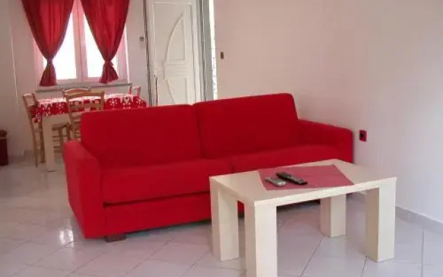 Vis a Vis Apartments